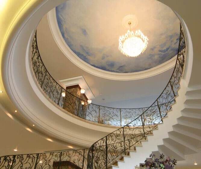 The Palace Hotel, Sunny Day