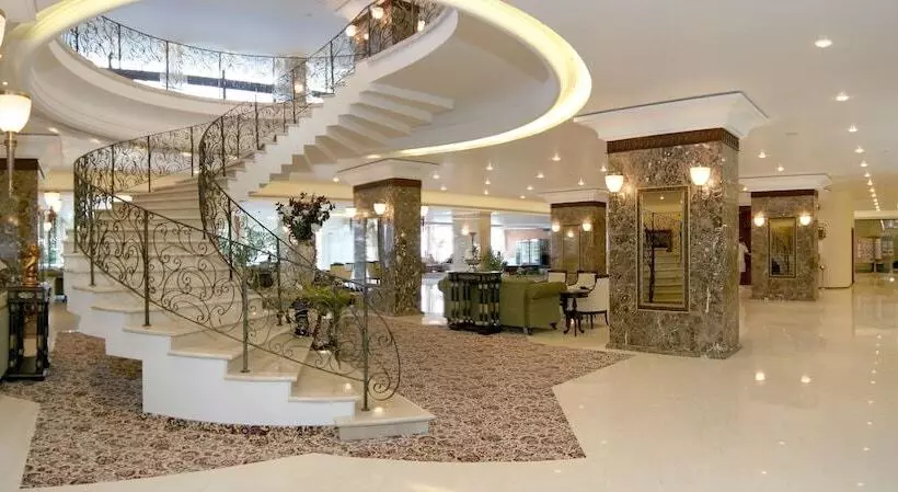 The Palace Hotel, Sunny Day