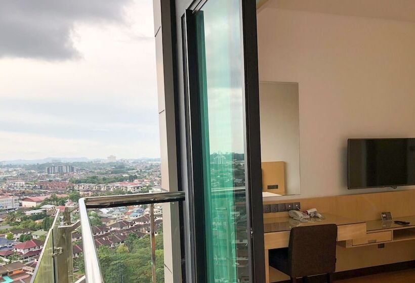 Luco Apartments At Imperial Suites