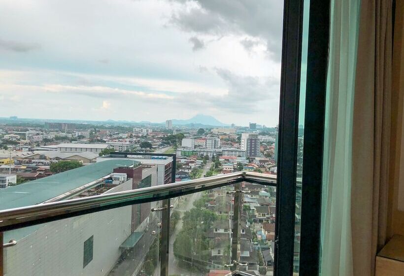 Luco Apartments At Imperial Suites