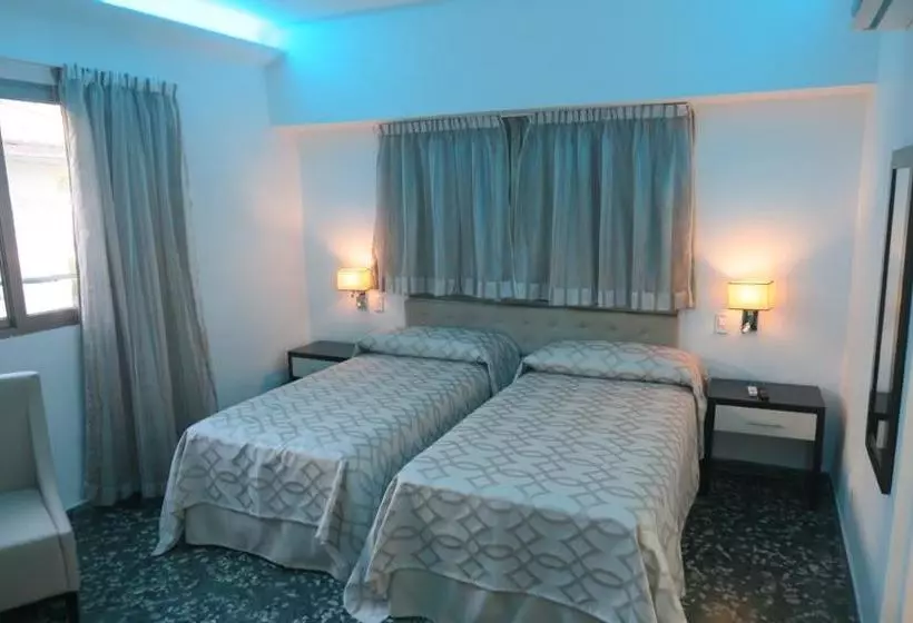 ホテル Plus Vedado 500