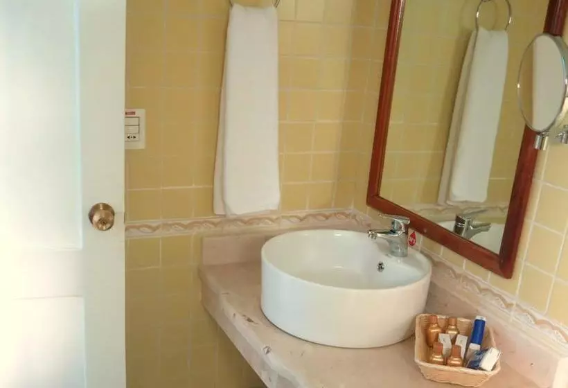 ホテル Plus Vedado 500