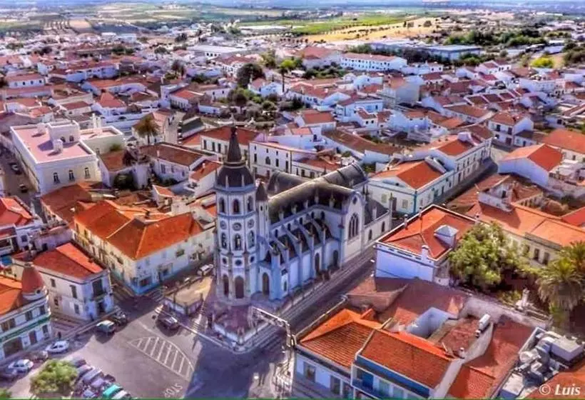 Aamiaismajoitus (B&B) Raiz Alentejana