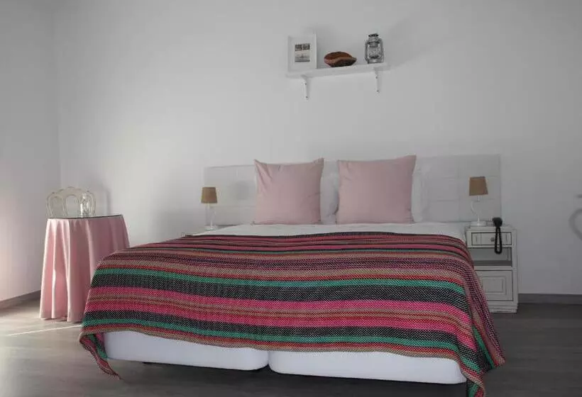 Aamiaismajoitus (B&B) Raiz Alentejana