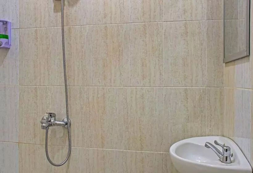 Hotel Oyo 3841 Wisma 25