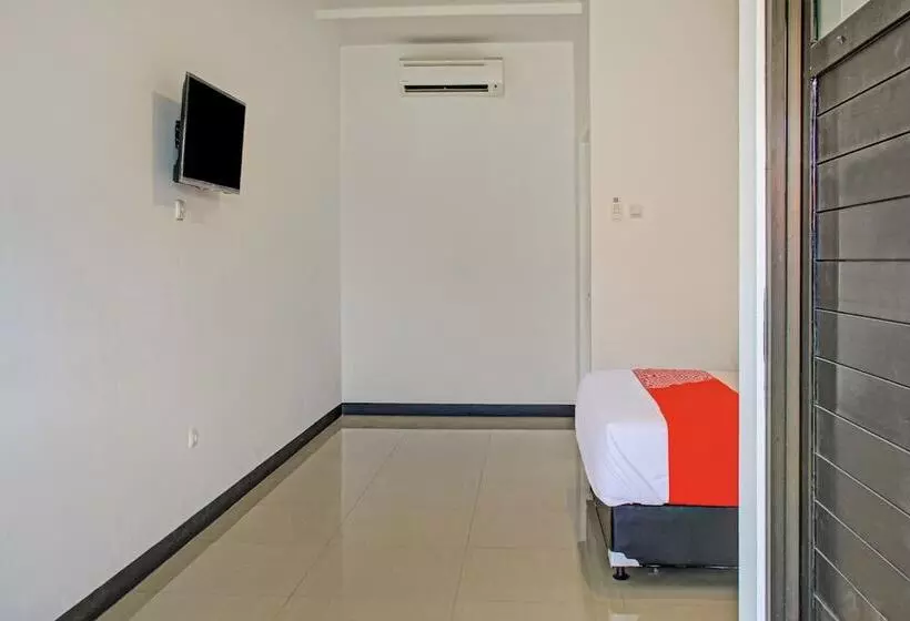 Hotel Oyo 3841 Wisma 25