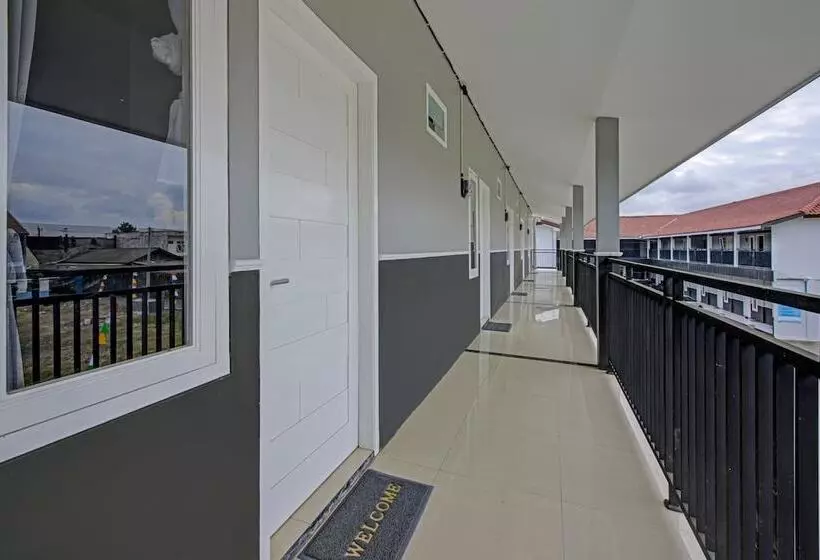 Hotel Oyo 3841 Wisma 25