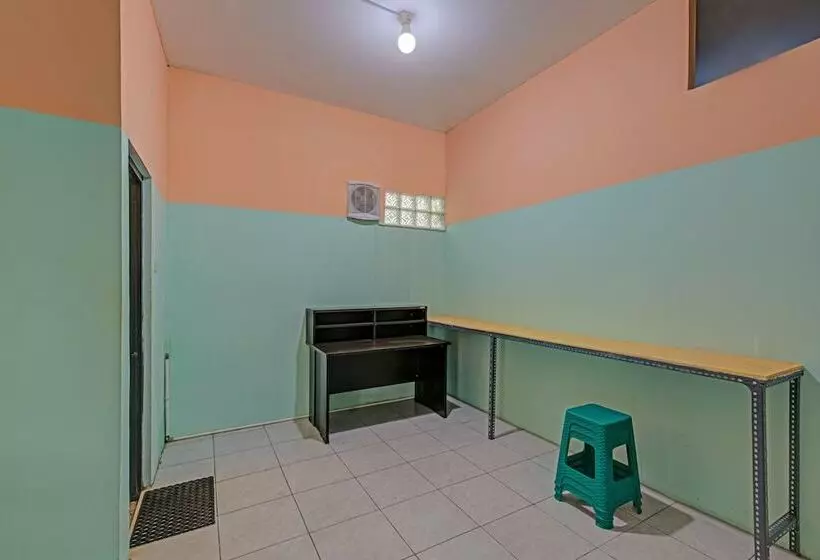 Hotel Oyo 3841 Wisma 25