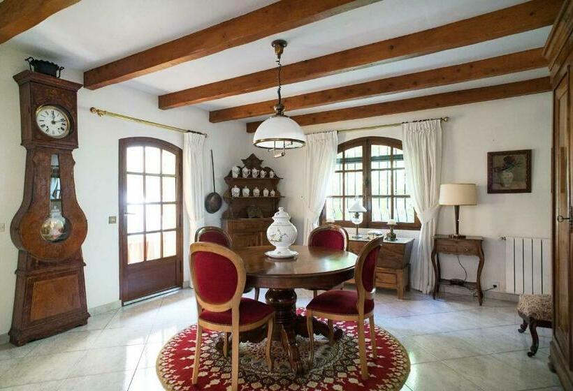 بنسيون Mas Des Sentes