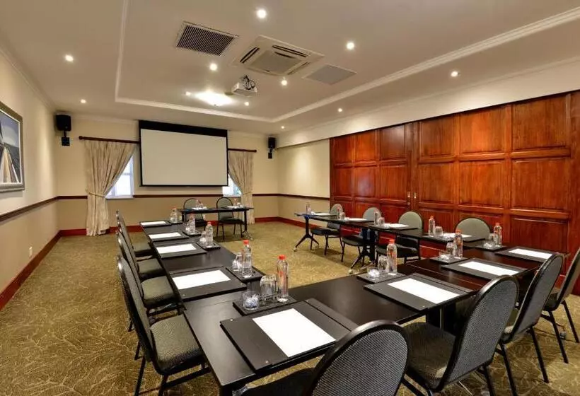 Courtyard Hotel Gqeberha