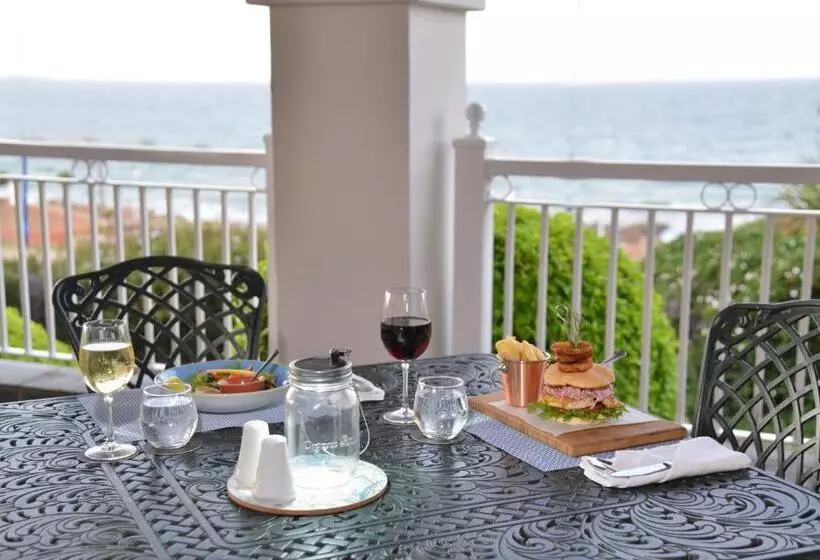 Courtyard Hotel Gqeberha