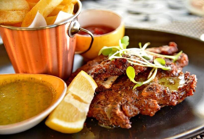 Courtyard Hotel Gqeberha