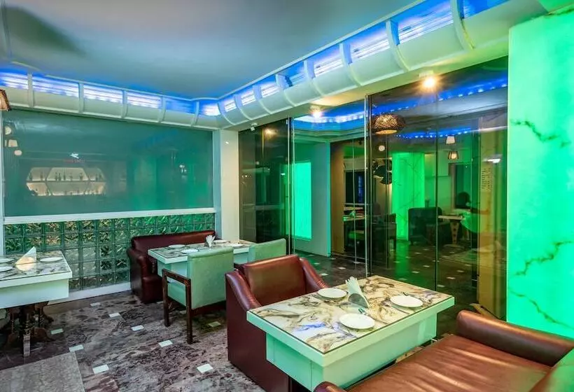 Отель Ashiana Clarks Inn Shimla