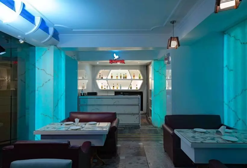 Отель Ashiana Clarks Inn Shimla