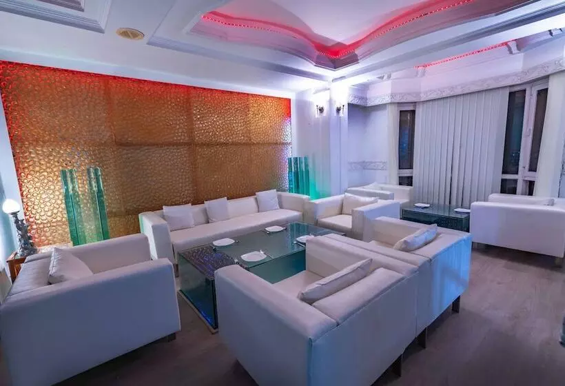 Отель Ashiana Clarks Inn Shimla