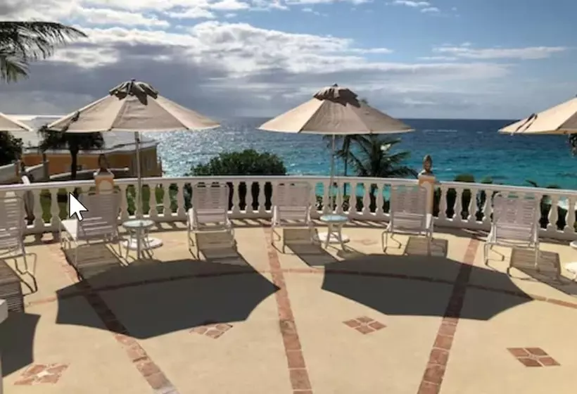 هتل Coco Reef Bermuda