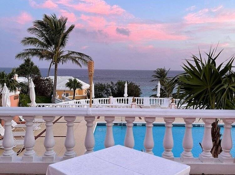 هتل Coco Reef Bermuda