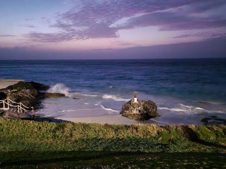 هتل Coco Reef Bermuda