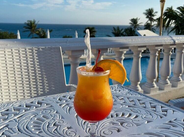 هتل Coco Reef Bermuda