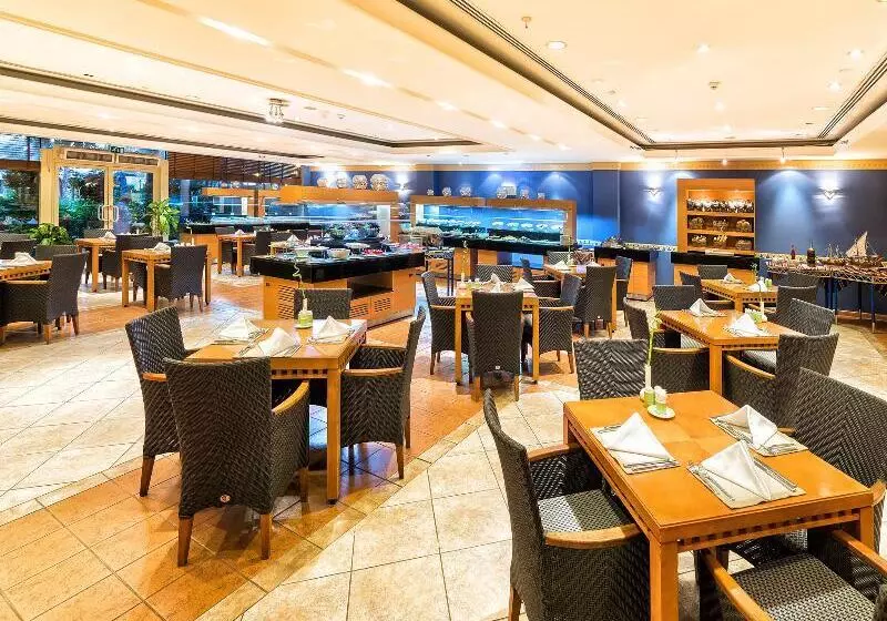 هتل Coral Beach Resort Sharjah