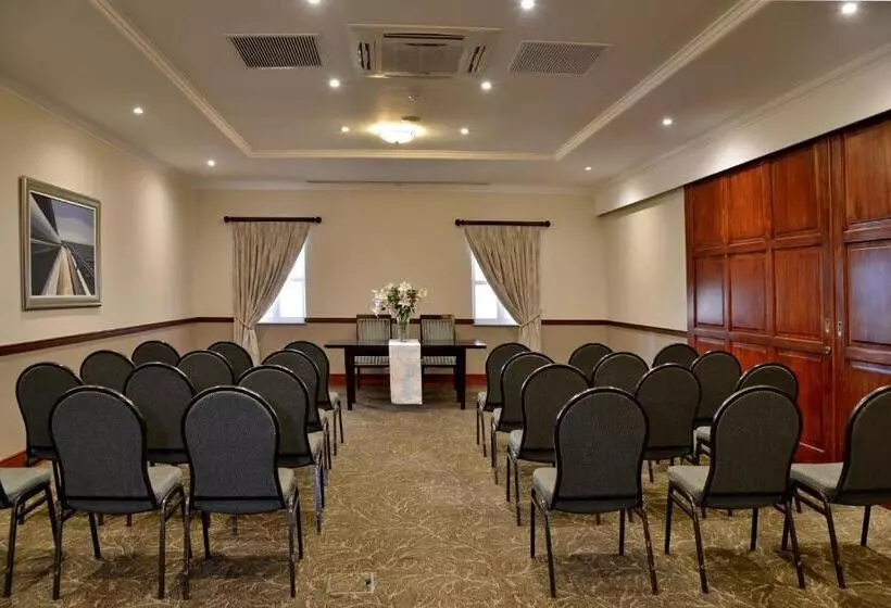 Courtyard Hotel Gqeberha