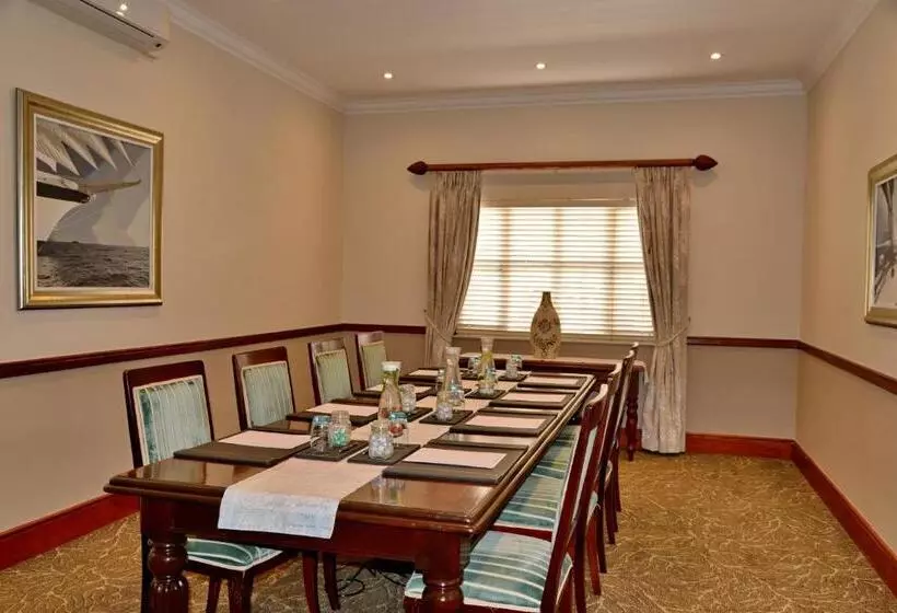 Courtyard Hotel Gqeberha