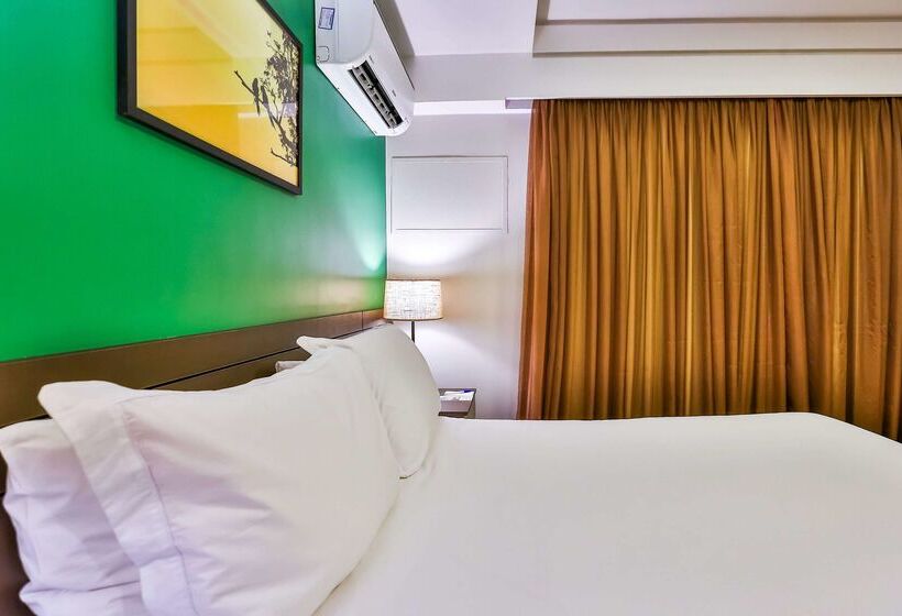 هتل Golden Tulip Goiania Address