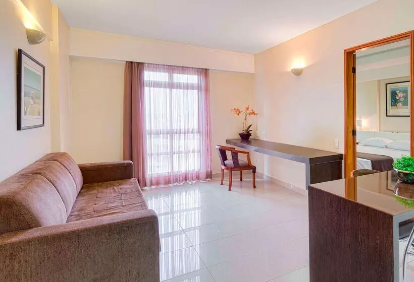 هتل Golden Tulip Goiania Address
