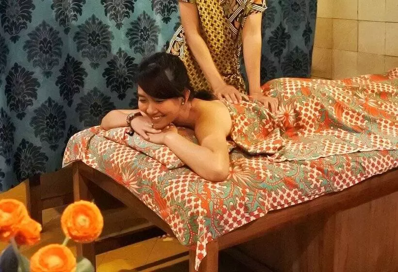 ホテル Jogja Village