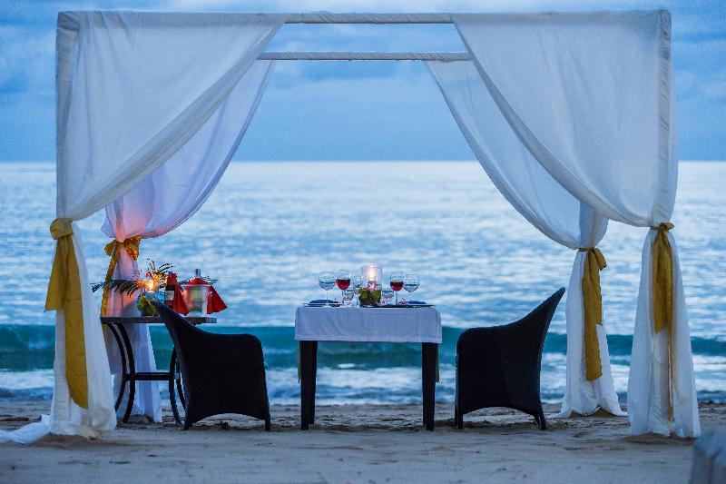 בית מלון כפרי Khaolak Emerald Beach Resort And Spa