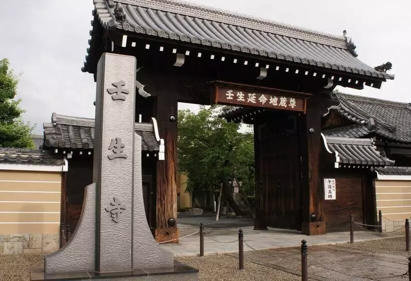 Отель Livemax Kyoto Gojo