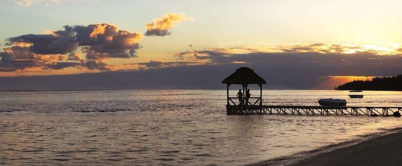 Hotel Outrigger Mauritius Beach Resort