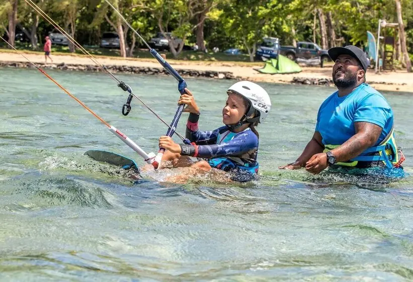 هتل Outrigger Mauritius Beach Resort