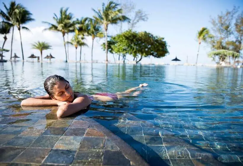 هتل Outrigger Mauritius Beach Resort