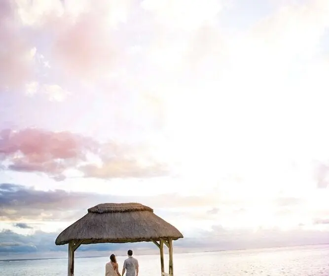 هتل Outrigger Mauritius Beach Resort
