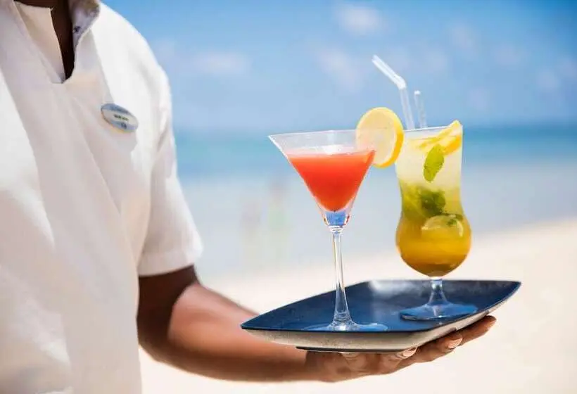 هتل Outrigger Mauritius Beach Resort