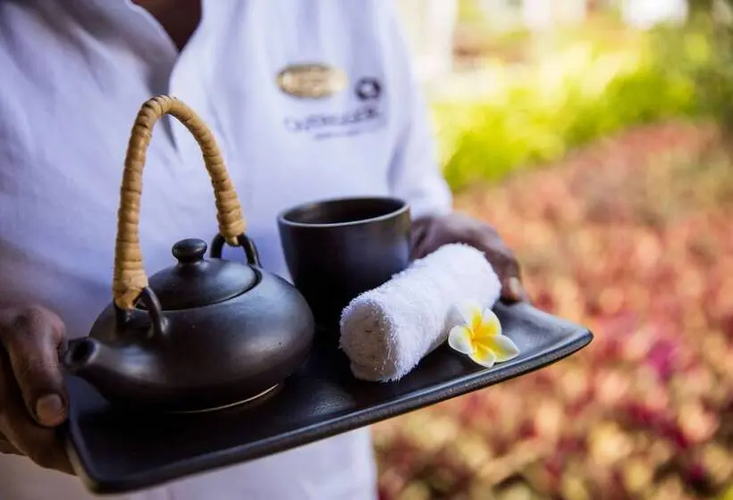 هتل Outrigger Mauritius Beach Resort
