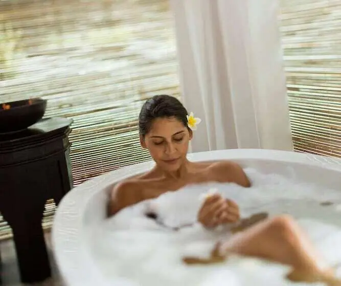 هتل Outrigger Mauritius Beach Resort