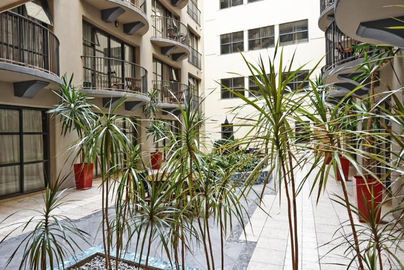 Hotel Quest Atrium Serviced Apartments