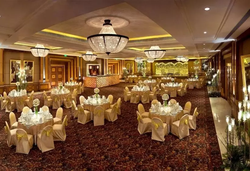 Radisson Blu Mbd Hotel Noida