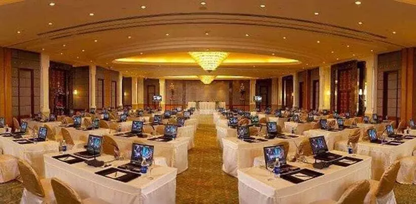 Radisson Blu Mbd Hotel Noida