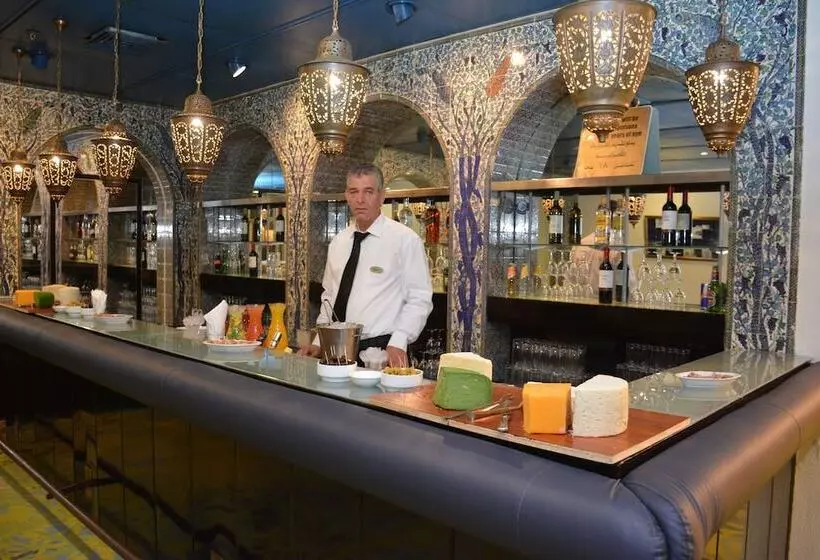 Hotelli Seven Arches