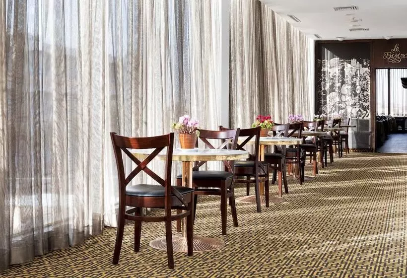 Hotelli Seven Arches