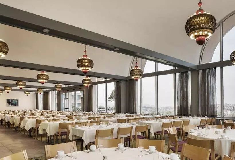 Hotelli Seven Arches