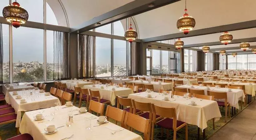 Hotelli Seven Arches