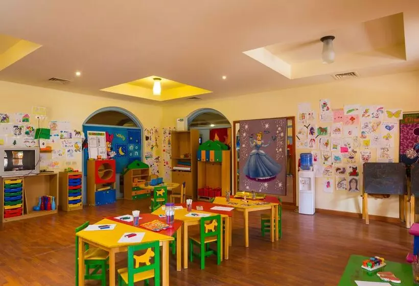 酒店 Strand Beach Resort