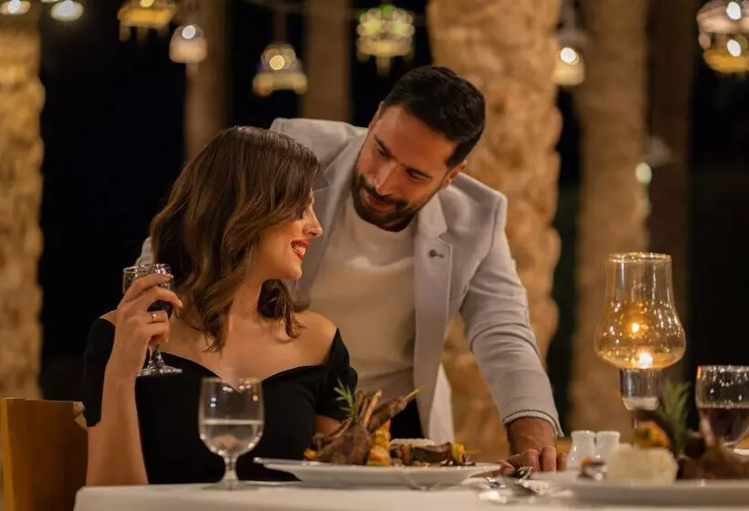 酒店 Strand Beach Resort