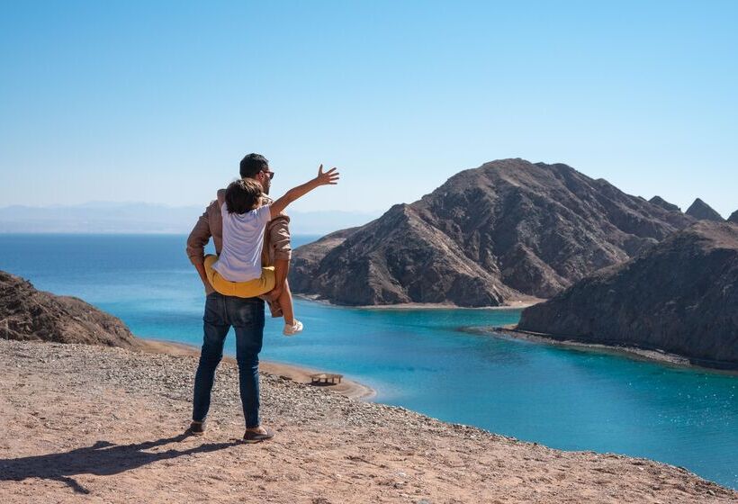 هتل Strand Beach Resort