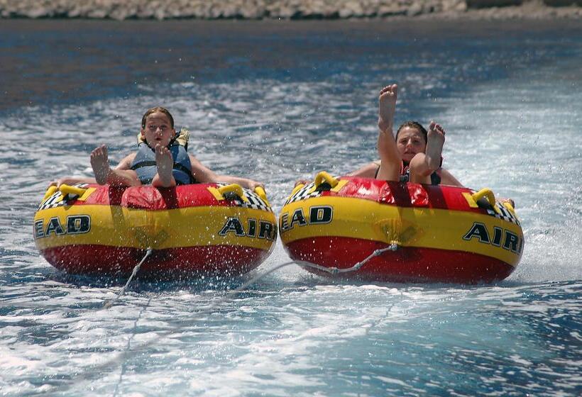 هتل Strand Beach Resort