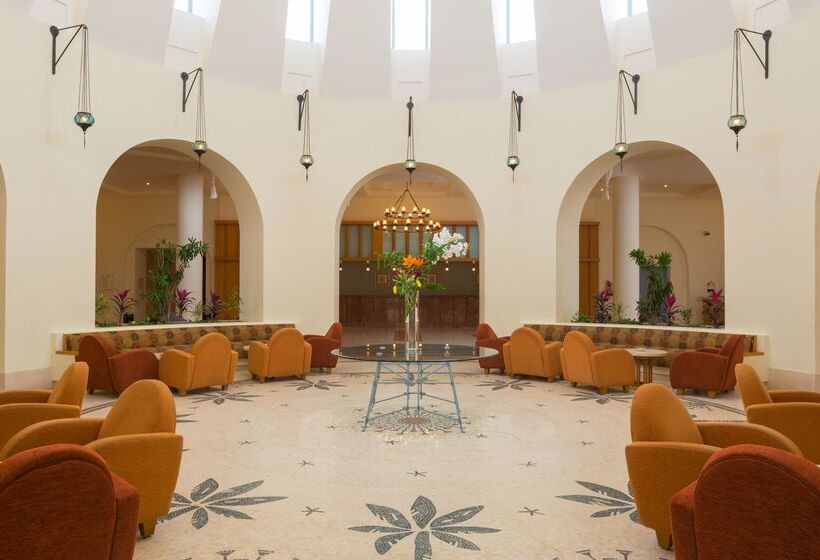 هتل Strand Beach Resort